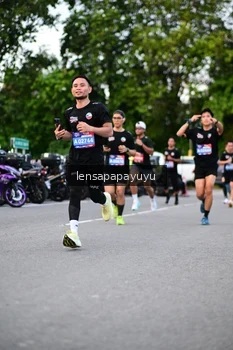 Runner Photo 4116855