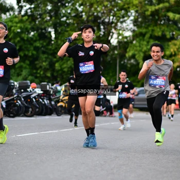 Runner Photo 4116875