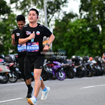 Runner Photo 4116894