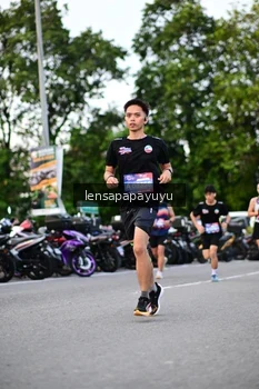 Runner Photo 4116896