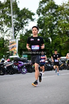 Runner Photo 4116898
