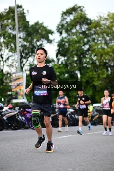 Runner Photo 4116900