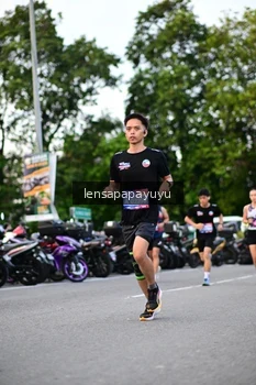 Runner Photo 4116901