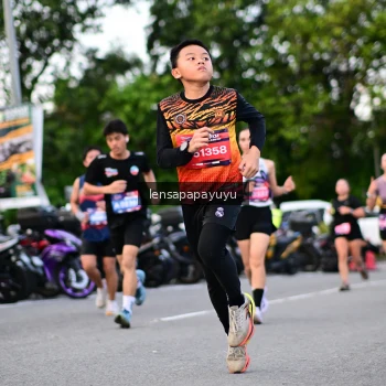 Runner Photo 4116913