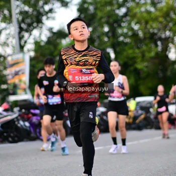Runner Photo 4116916