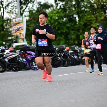 Runner Photo 4116994