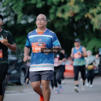 Runner Photo 4117024