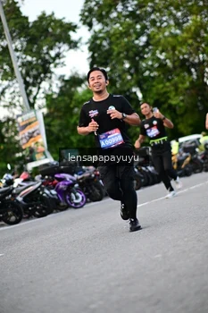 Runner Photo 4117072