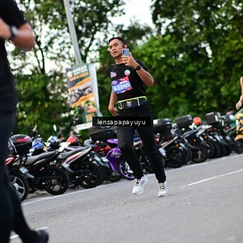 Runner Photo 4117074