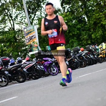Runner Photo 4117100