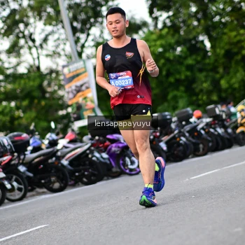 Runner Photo 4117110