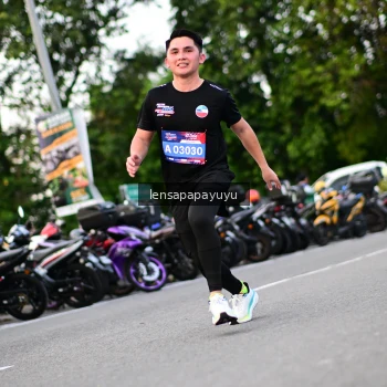 Runner Photo 4117338