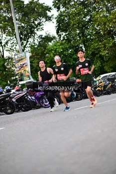 Runner Photo 4117363