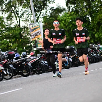 Runner Photo 4117368
