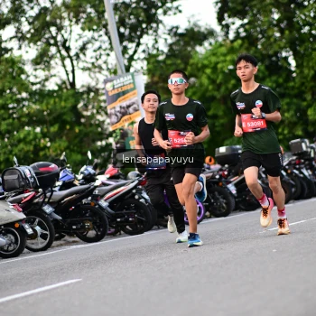Runner Photo 4117369