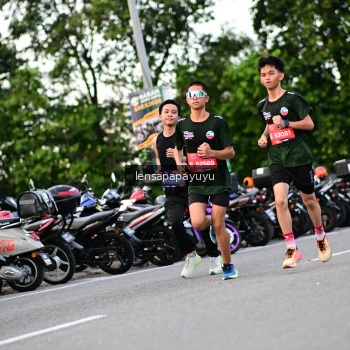 Runner Photo 4117374