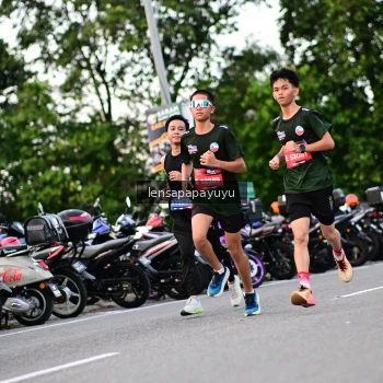 Runner Photo 4117379