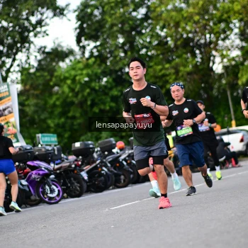 Runner Photo 4117395