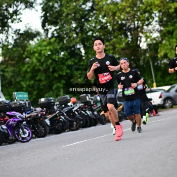 Runner Photo 4117404