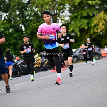 Runner Photo 4117445