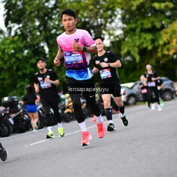 Runner Photo 4117460