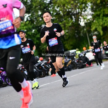 Runner Photo 4117492