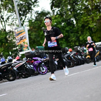 Runner Photo 4117497