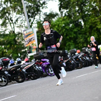 Runner Photo 4117516