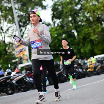Runner Photo 4117534