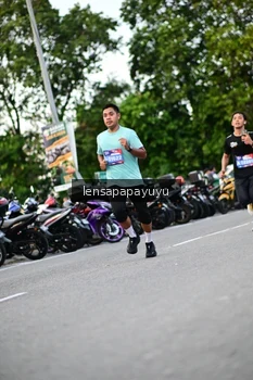 Runner Photo 4117618
