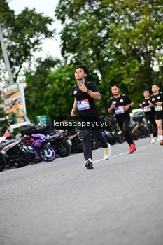 Runner Photo 4117641