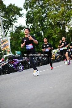 Runner Photo 4117648