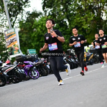 Runner Photo 4117651