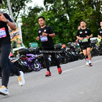 Runner Photo 4117666