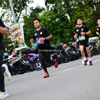 Runner Photo 4117668