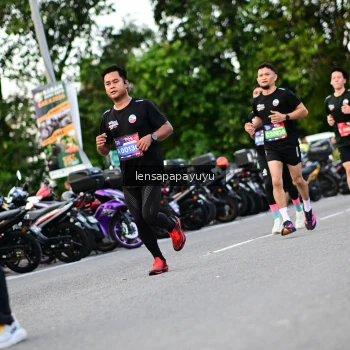 Runner Photo 4117674