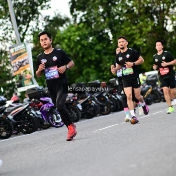 Runner Photo 4117675