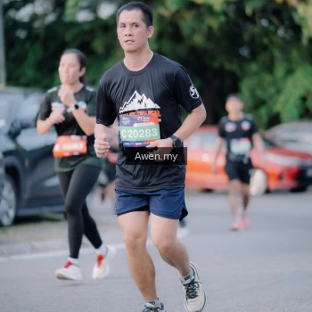 Runner Photo 4118674