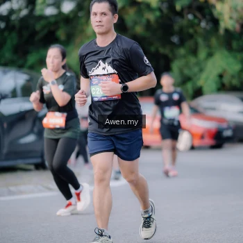 Runner Photo 4118675
