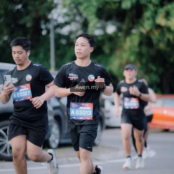 Runner Photo 4118810