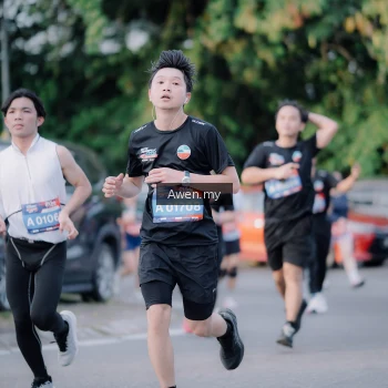 Runner Photo 4118943