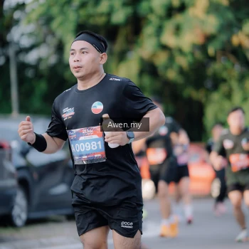 Runner Photo 4119071