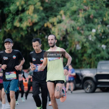 Runner Photo 4119690