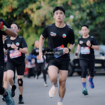 Runner Photo 4119798