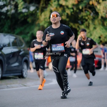 Runner Photo 4119842