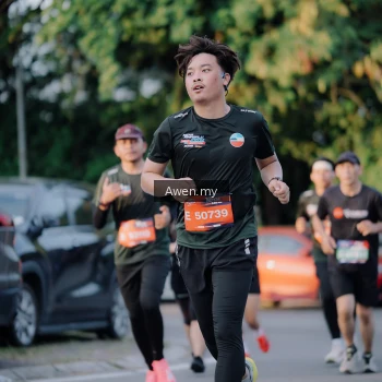 Runner Photo 4119854