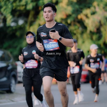 Runner Photo 4119915
