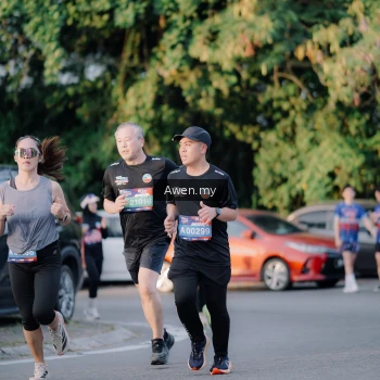 Runner Photo 4119945