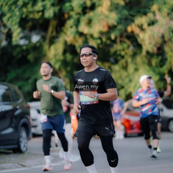 Runner Photo 4119973