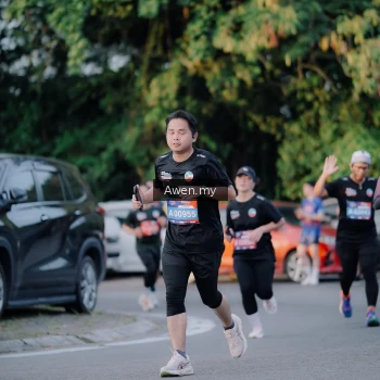 Runner Photo 4120117